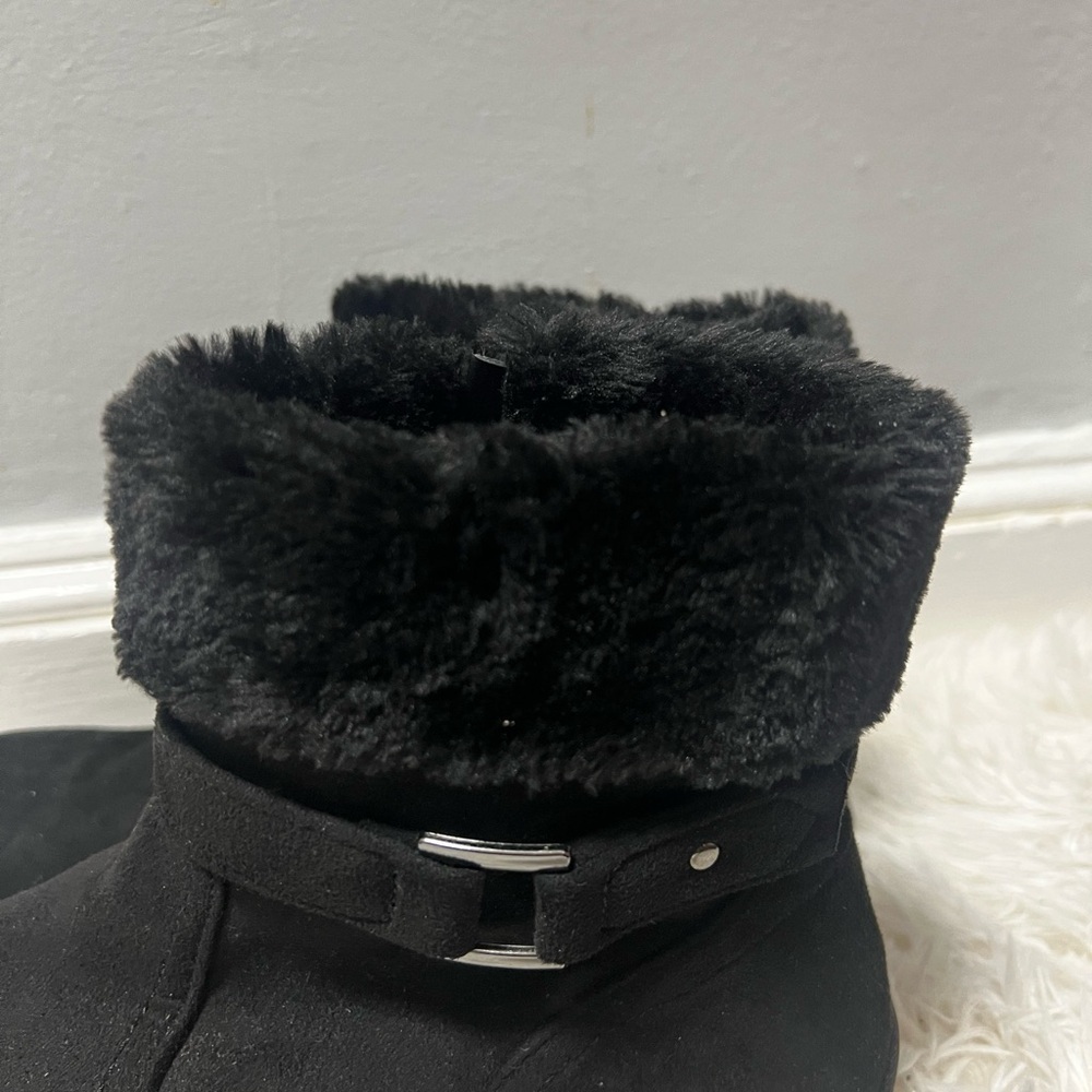 Cozy Black Fur-Trimmed Winter Boots - Picture 4 of 5